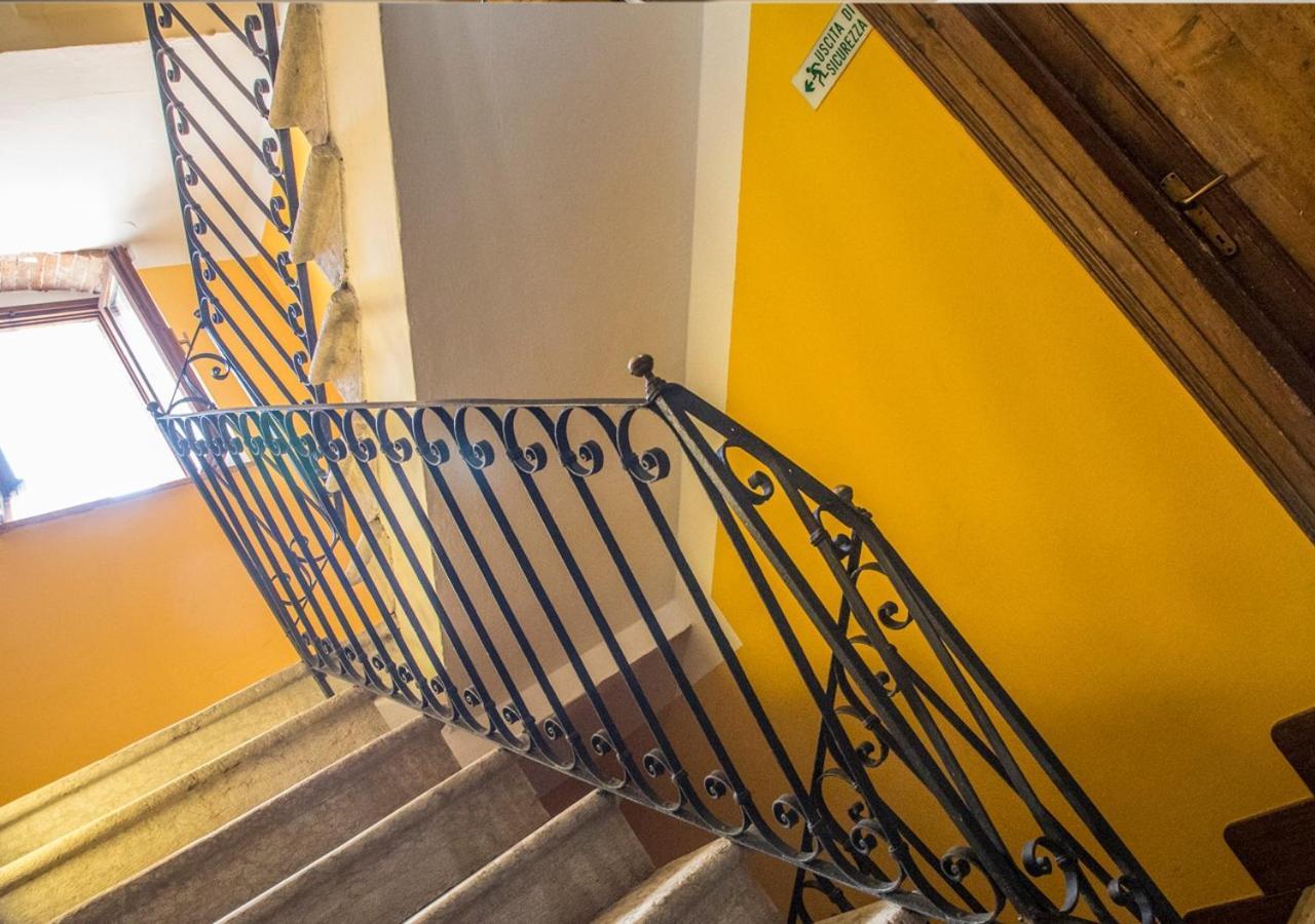Locanda Al Centrale Caprino Veronese Luaran gambar