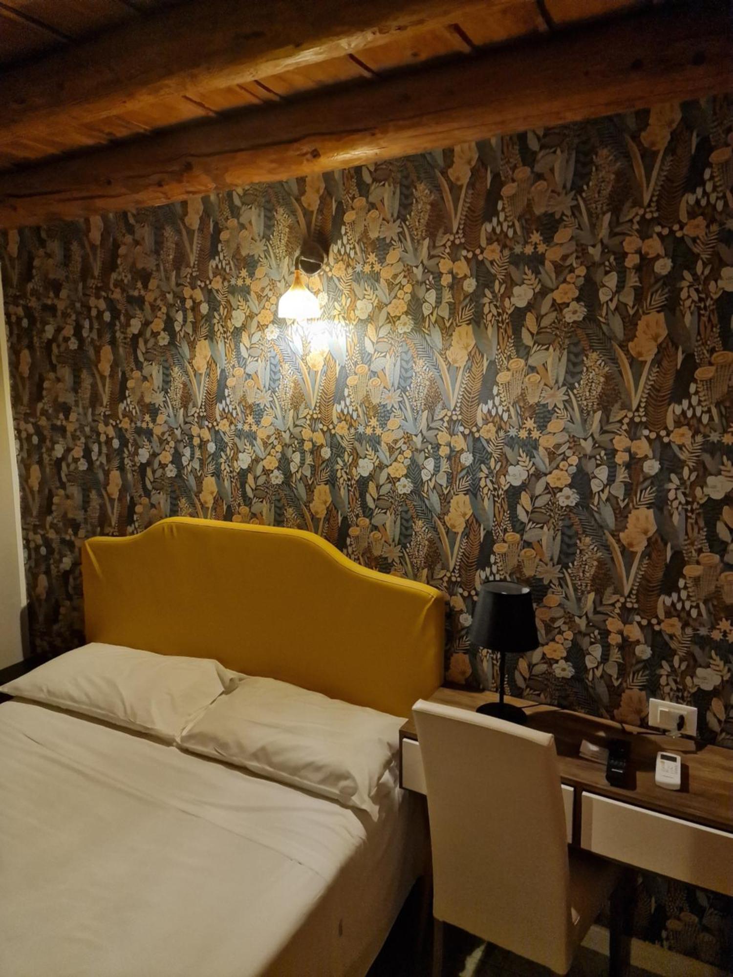 Locanda Al Centrale Caprino Veronese Luaran gambar