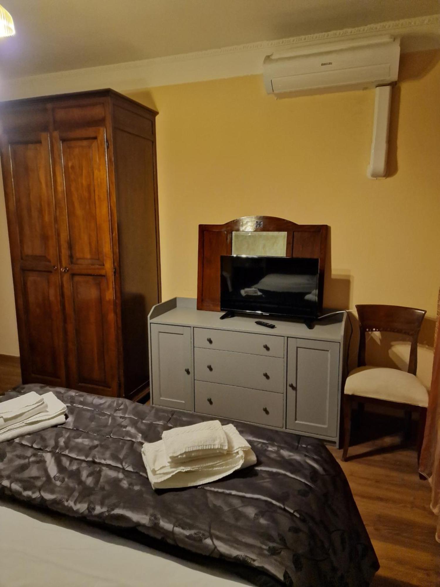 Locanda Al Centrale Caprino Veronese Luaran gambar