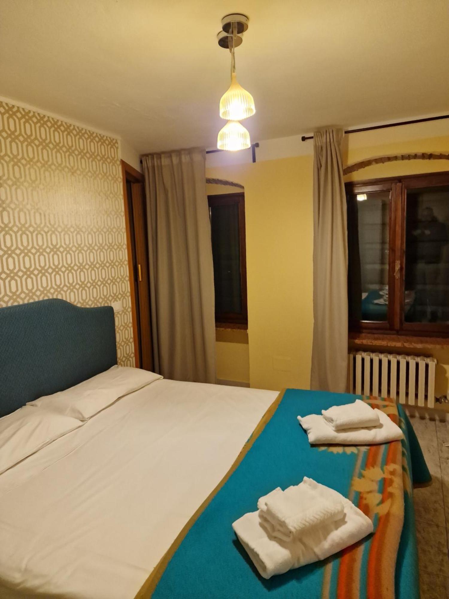 Locanda Al Centrale Caprino Veronese Luaran gambar